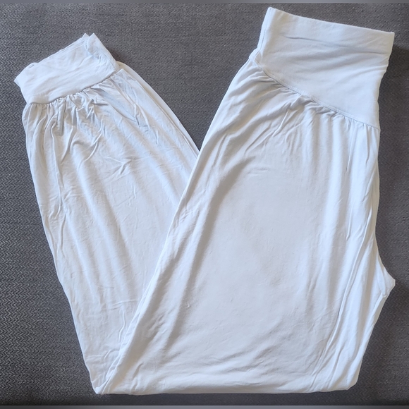 Hoerev - White Yoga Pilates Spandex Pants - (L) - Picture 1 of 4